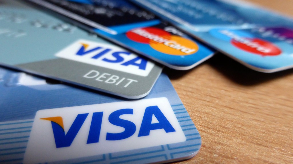 It's easy to forget about expenses when they go on your credit card. (Image: Sean MacEntee/flickr)
