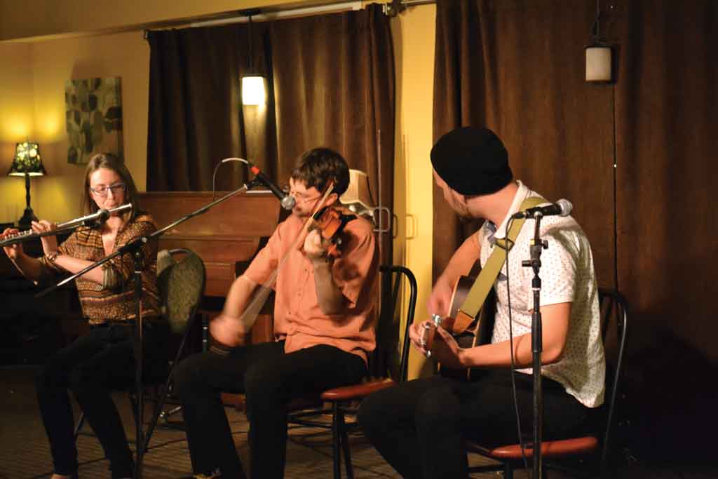 Double-billed concert attracts large audience at House of James