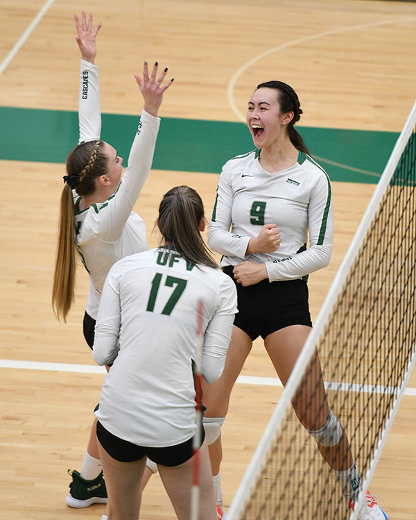 UFV’s women’s volleyball team ends the weekend with a 6-4 record