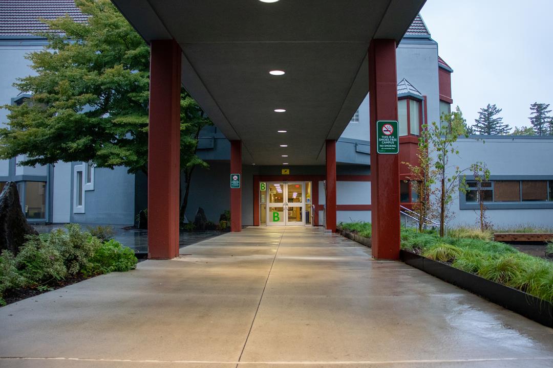 Photo of B building entrance on UFV Abbotsford campus